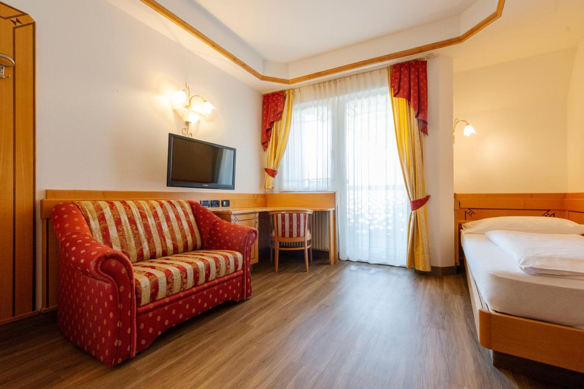 Hotel Ideal Park Λάιβες Δωμάτιο φωτογραφία